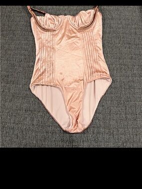 _ISA BOULDER
Formality Pintucked Swimsuit